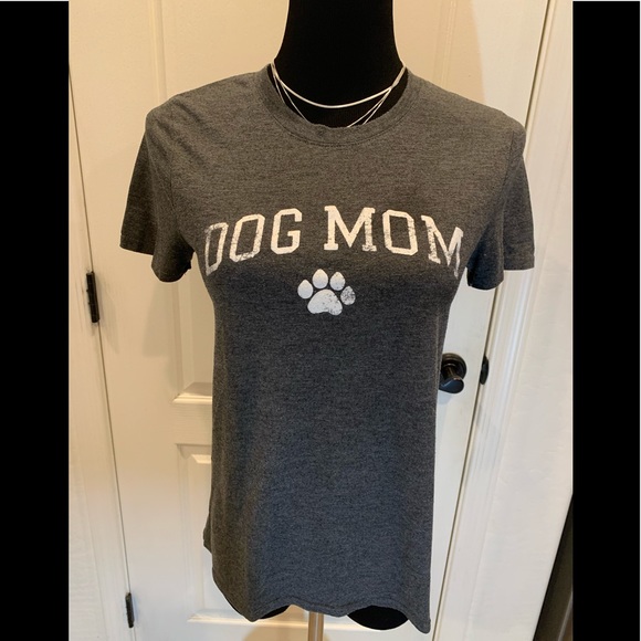Modern Lux Tops - DOG MOM t-shirt 🎀 Size Medium